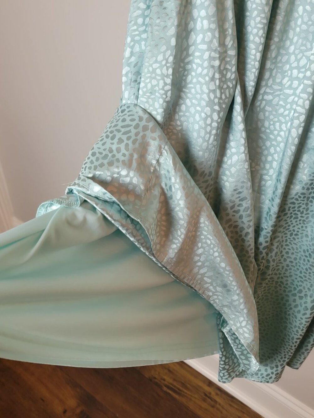 Entro Babydoll Dress XL Blue Satin V-Neck Flowy Tiered Boutique Chic - Picture 7 of 12